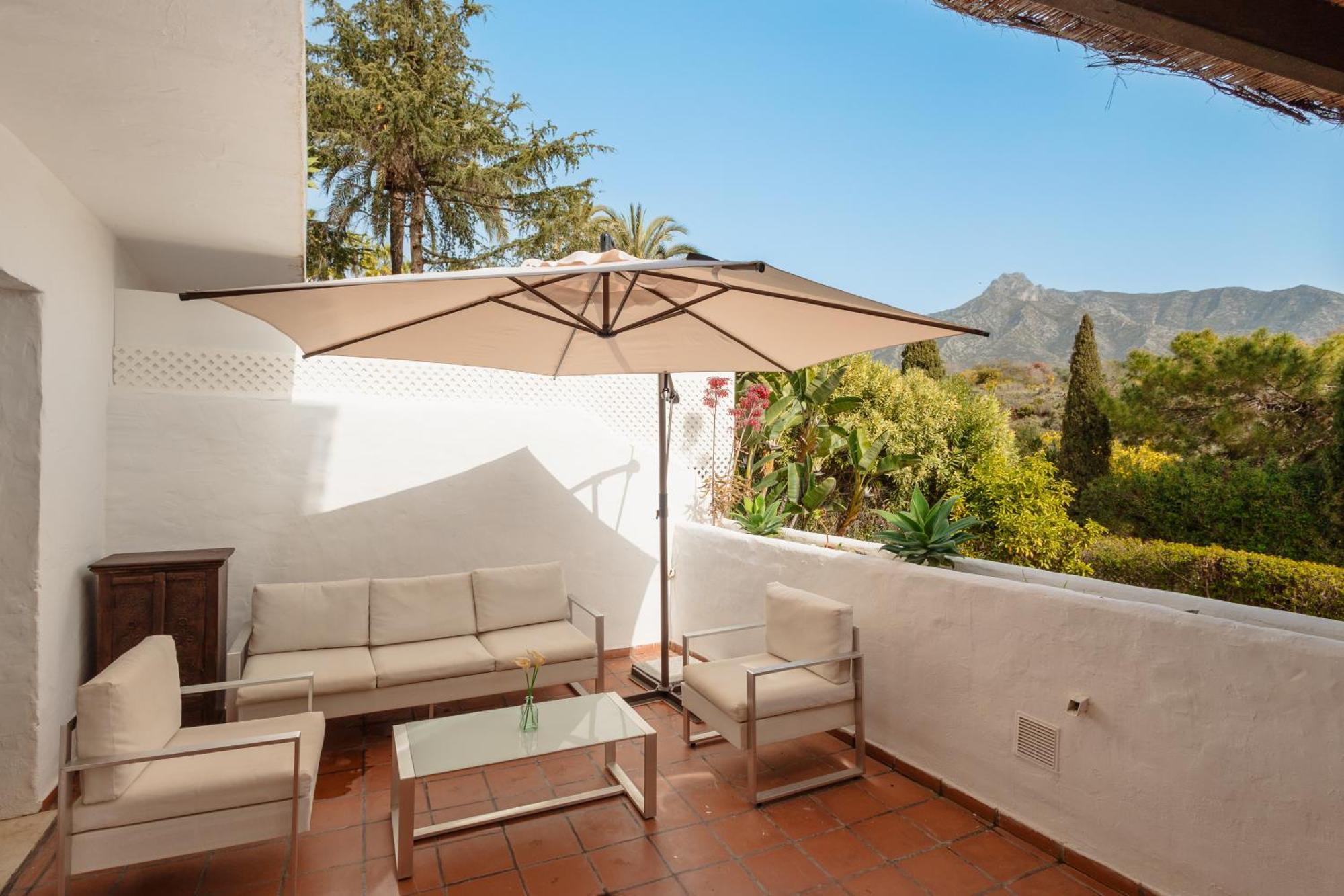 Apartment Cozy Apartment, With Mountain Views And Large Private Terrace, On The Golden Mile,