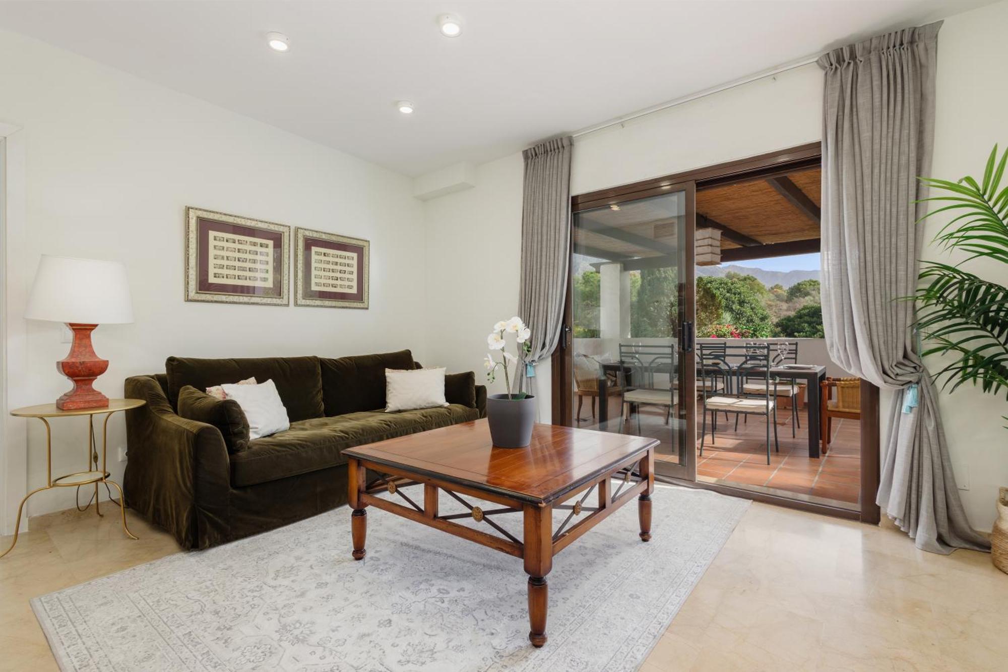 Cozy Apartment, With Mountain Views And Large Private Terrace, On The Golden Mile, Marbella