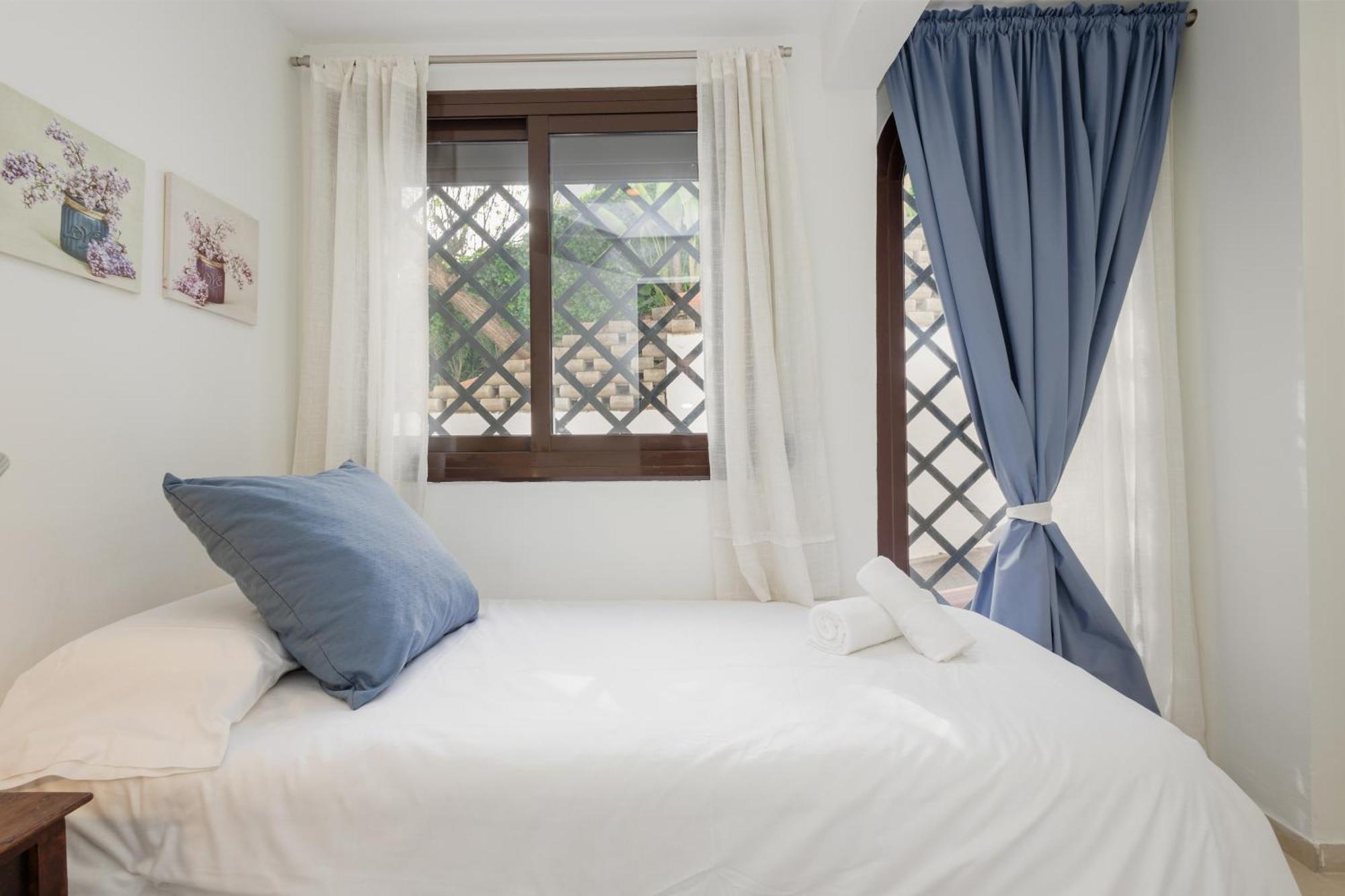 Apartment Cozy Apartment, With Mountain Views And Large Private Terrace, On The Golden Mile, Marbella