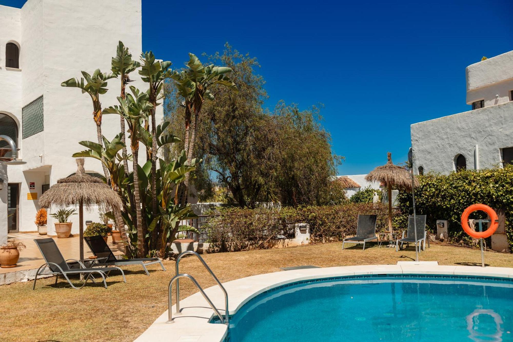 Cozy Apartment, With Mountain Views And Large Private Terrace, On The Golden Mile, * Marbella