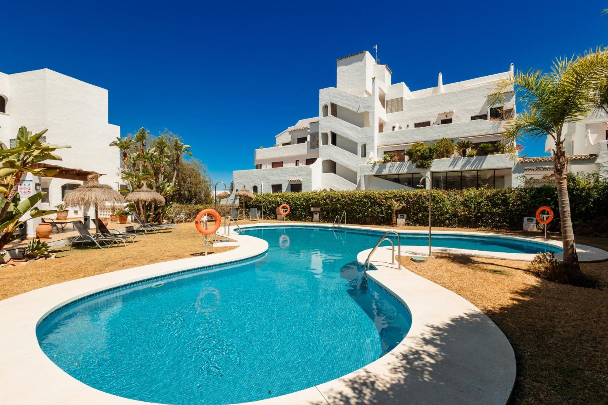 Cozy Apartment, With Mountain Views And Large Private Terrace, On The Golden Mile, Apartment Marbella