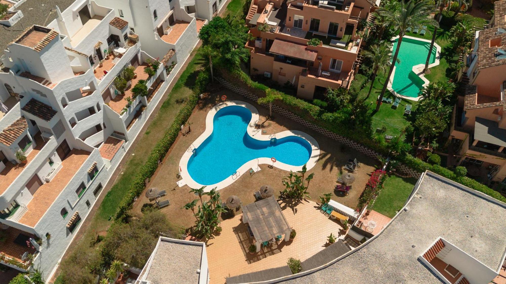 Cozy Apartment, With Mountain Views And Large Private Terrace, On The Golden Mile,